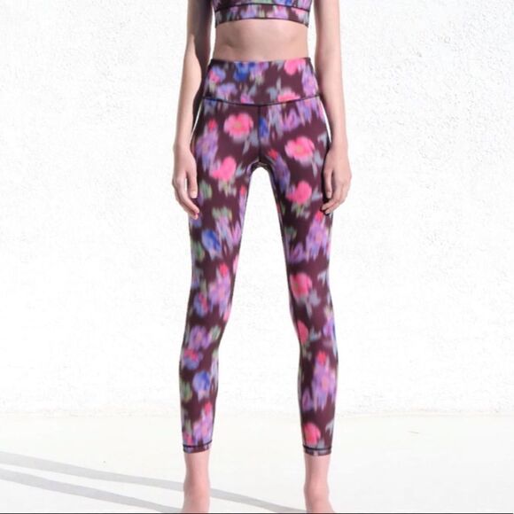 IVL COLLECTIVE - HYDRASCULPT ACTIVE LEGGING - BLURRED FLORAL - Picture 1 of 6